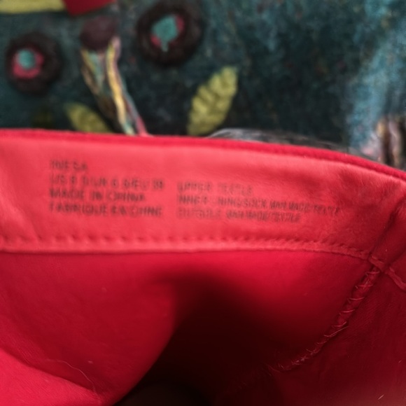 red suede~ish ankle boots. 4in heel - Picture 4 of 4